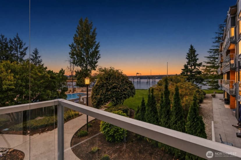 Property photo for 2501 Canterbury Ln E #216, Seattle photo 33