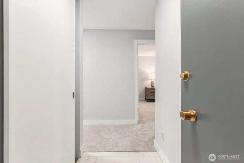 Property photo for 2501 Canterbury Ln E #216, Seattle photo 2