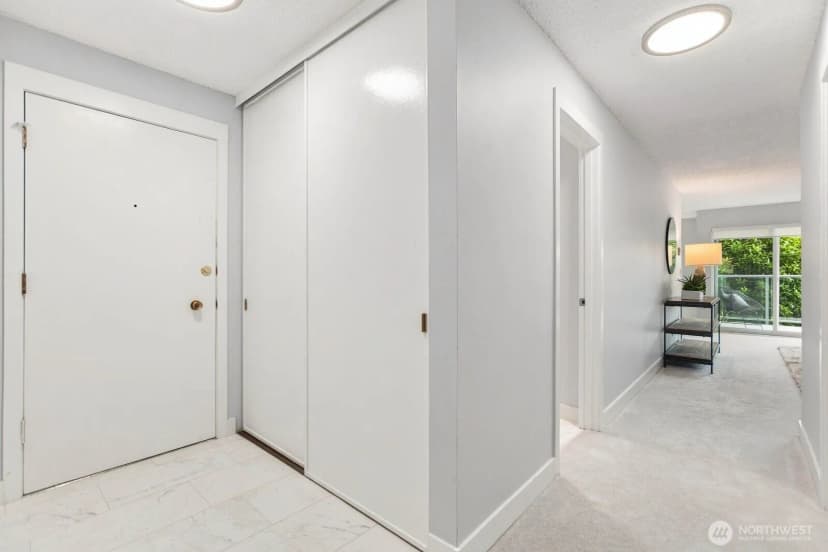 Property photo for 2501 Canterbury Ln E #216, Seattle photo 3