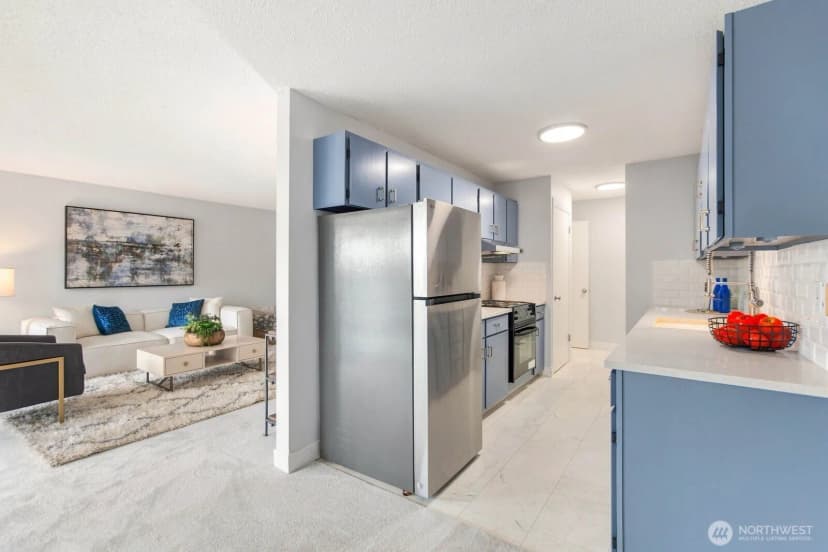 Property photo for 2501 Canterbury Ln E #216, Seattle photo 18