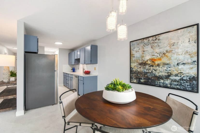 Property photo for 2501 Canterbury Ln E #216, Seattle photo 16