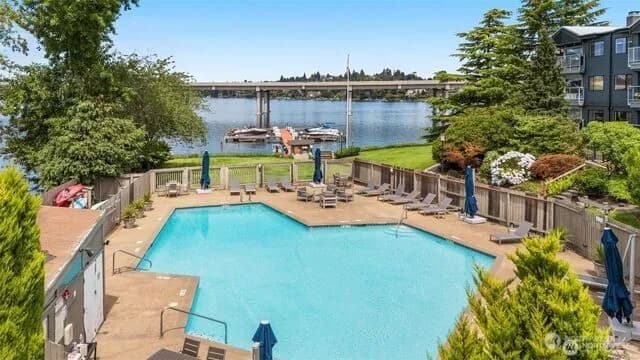 Property photo for 2501 Canterbury Ln E #216, Seattle photo 34