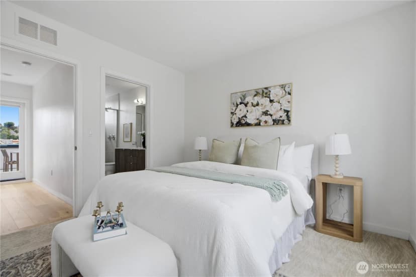 Property photo for 3043 C 21st Avenue W, Seattle photo 13
