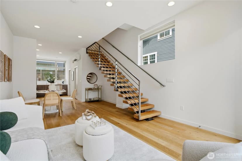 Property photo for 3043 C 21st Avenue W, Seattle photo 9