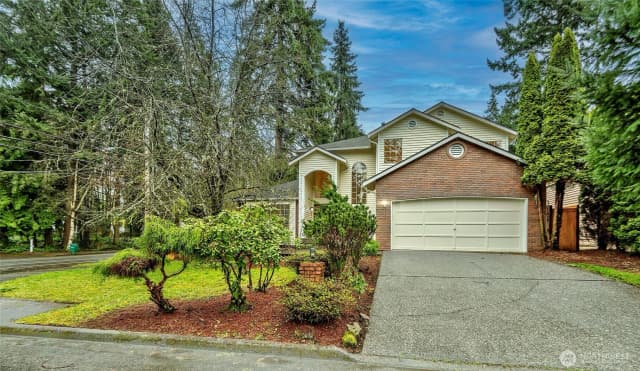 Property photo for 13133 Ne 74th Street, Kirkland photo 2