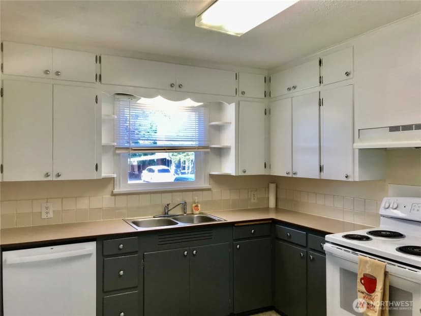 Property photo for 1033 Tyler, Wenatchee photo 2