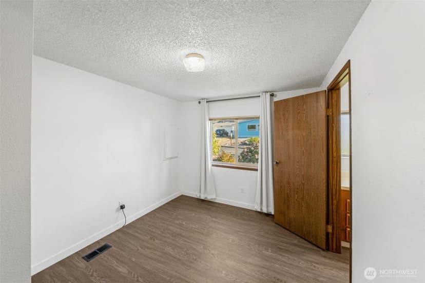 Property photo for 706 Dennis Street Se #11, Tumwater photo 17