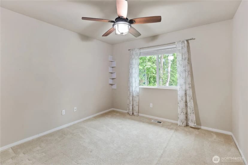 Property photo for 7911 49th Street Ne, Marysville photo 18