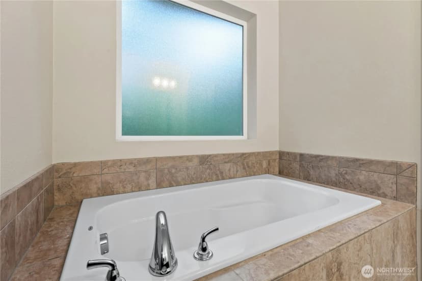 Property photo for 7911 49th Street Ne, Marysville photo 14
