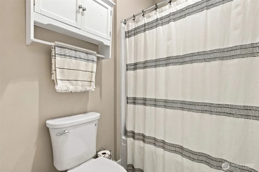 Property photo for 31357 43rd Place Sw, Federal Way photo 32