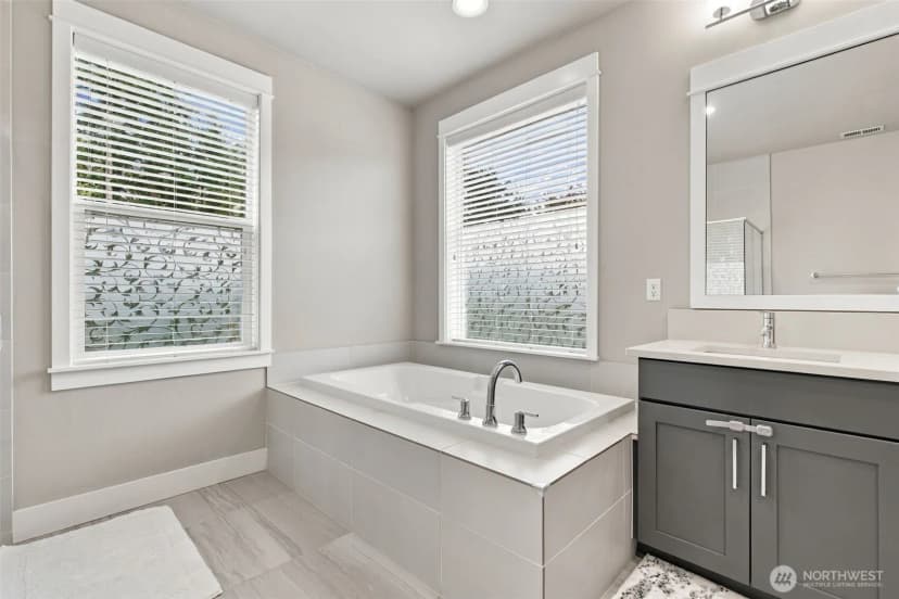 Property photo for 31357 43rd Place Sw, Federal Way photo 27