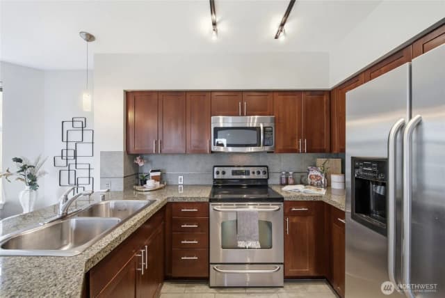 Property photo for 5440 Leary Avenue Nw #526, Seattle photo 3