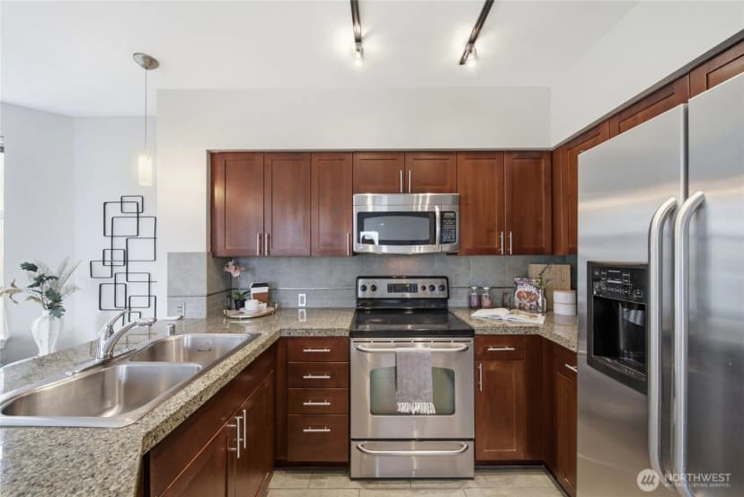 Property photo for 5440 Leary Avenue Nw #526, Seattle photo 3