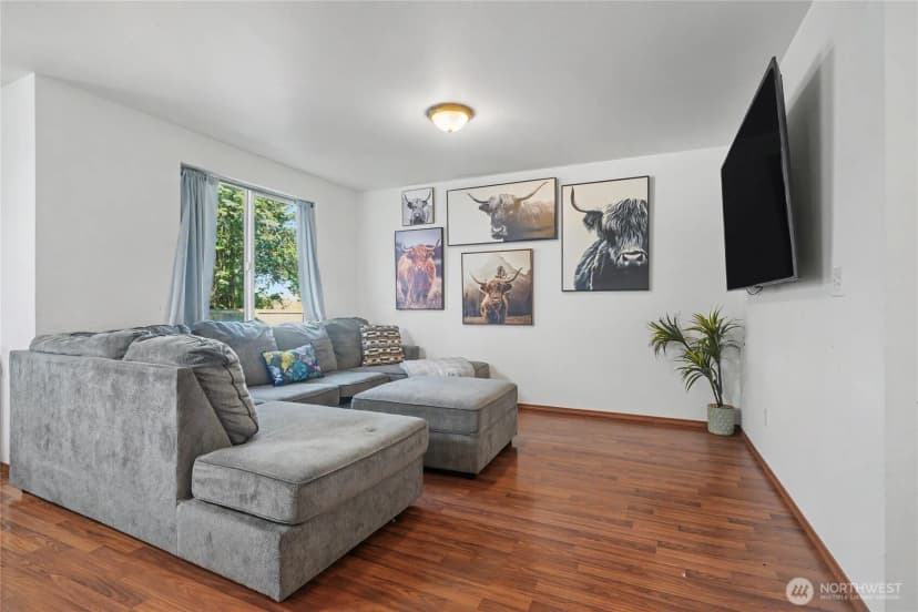 Property photo for 20402 11th Avenue Ct E, Spanaway photo 6