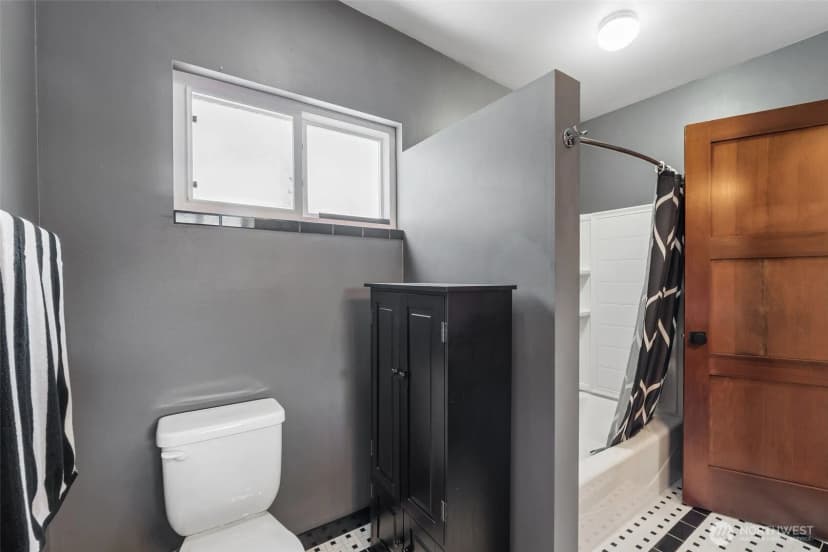 Property photo for 3222 Ne 85th Street, Seattle photo 13