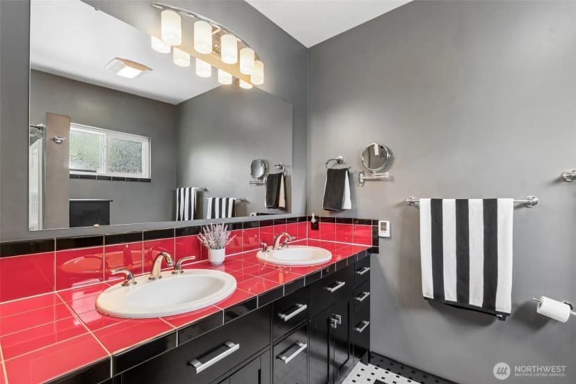 Property photo for 3222 Ne 85th Street, Seattle photo 12