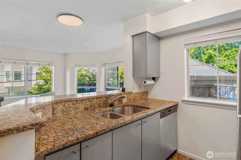 Property photo for 1125 E Olive #202, Seattle photo 10