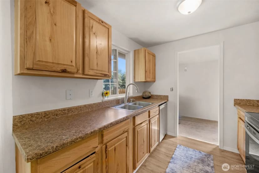 Property photo for 1401 Maple Avenue, Snohomish photo 5