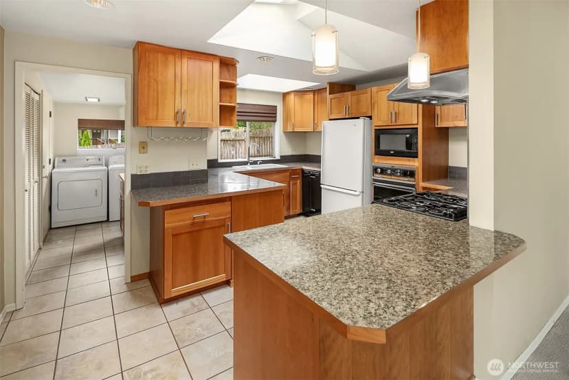 Property photo for 12657 Ne 7th Street, Bellevue photo 6