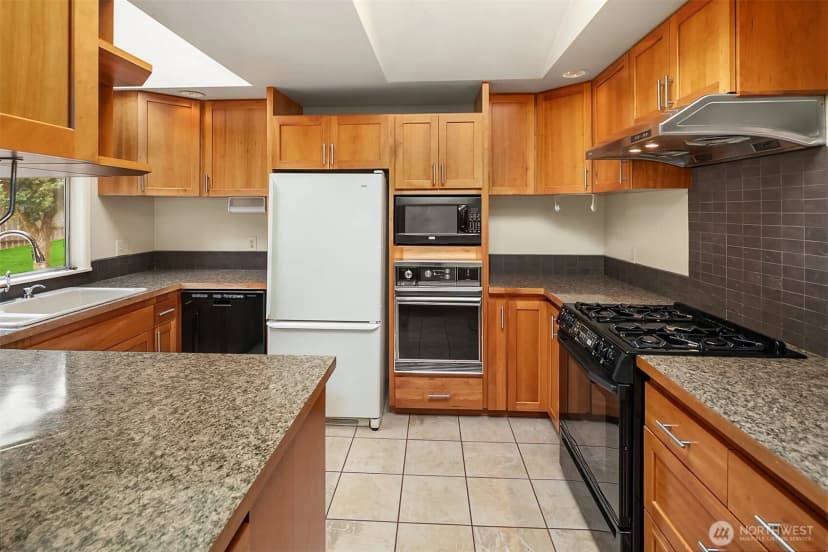 Property photo for 12657 Ne 7th Street, Bellevue photo 7