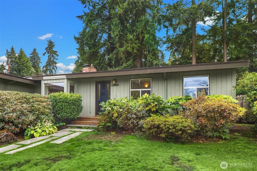 Property photo for 12657 Ne 7th Street, Bellevue photo 2