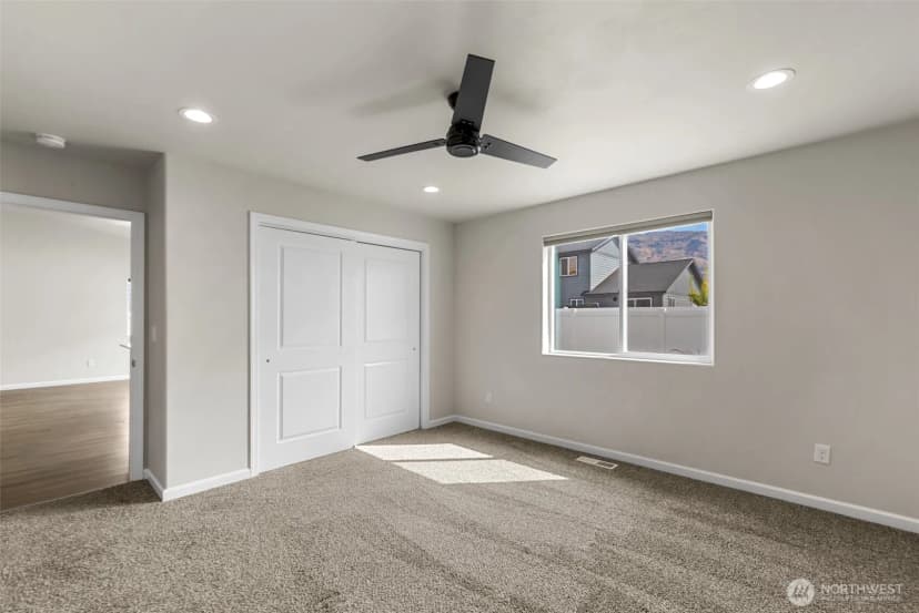 Property photo for 1447 Curtis Drive, Rock Island photo 21