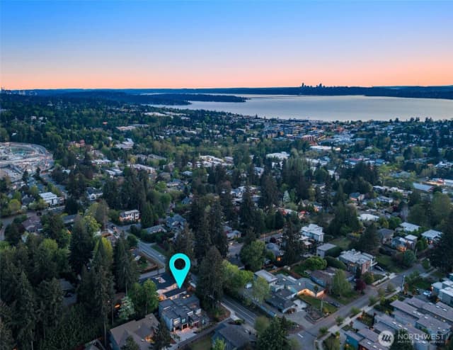 Property photo for 9210 116th Avenue Ne, Kirkland photo 4