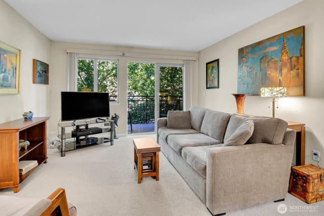 Property photo for 275 W Roy Street #205, Seattle photo 4