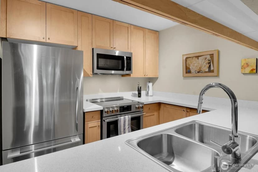 Property photo for 275 W Roy Street #205, Seattle photo 8