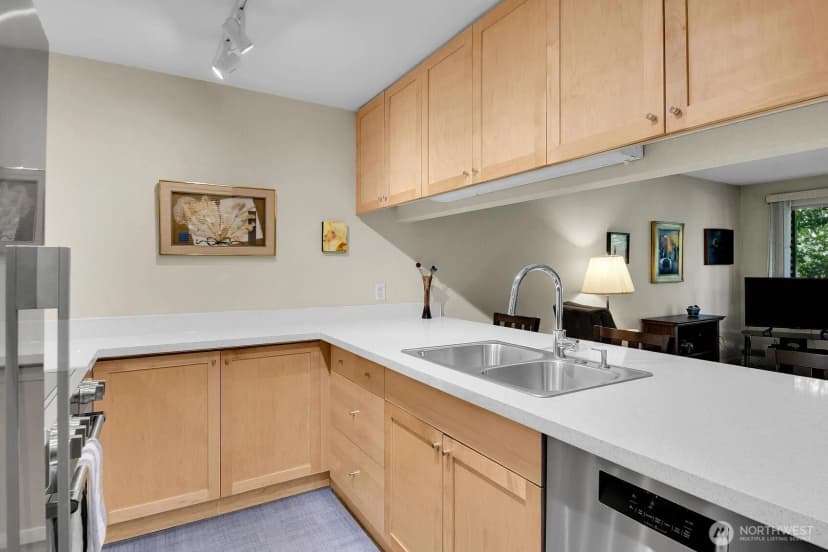 Property photo for 275 W Roy Street #205, Seattle photo 9