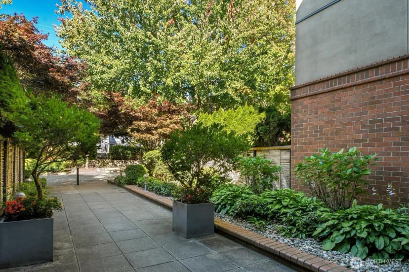 Property photo for 275 W Roy Street #205, Seattle photo 24
