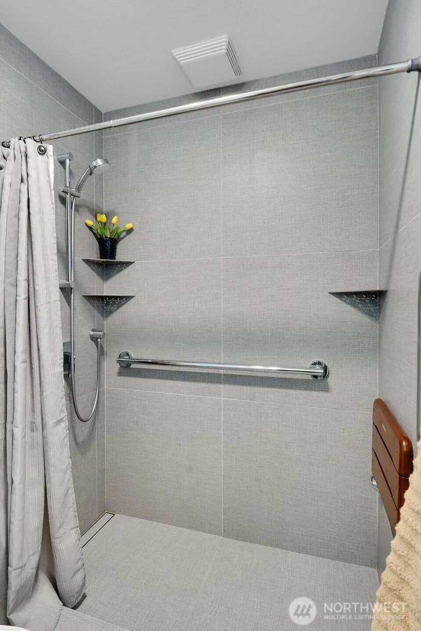 Property photo for 275 W Roy Street #205, Seattle photo 14