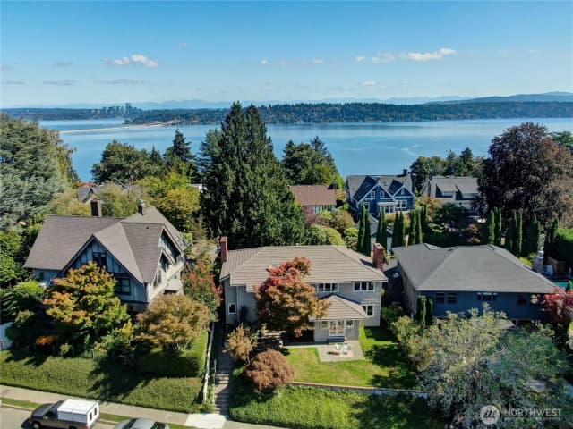 Property photo for 2712 Mount Saint Helens Place S, Seattle photo 2