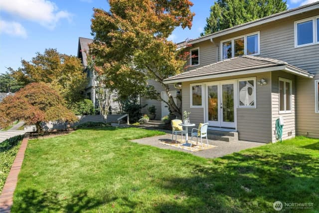 Property photo for 2712 Mount Saint Helens Place S, Seattle photo 4