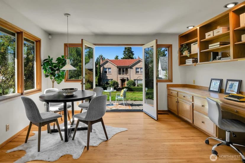 Property photo for 2712 Mount Saint Helens Place S, Seattle photo 18