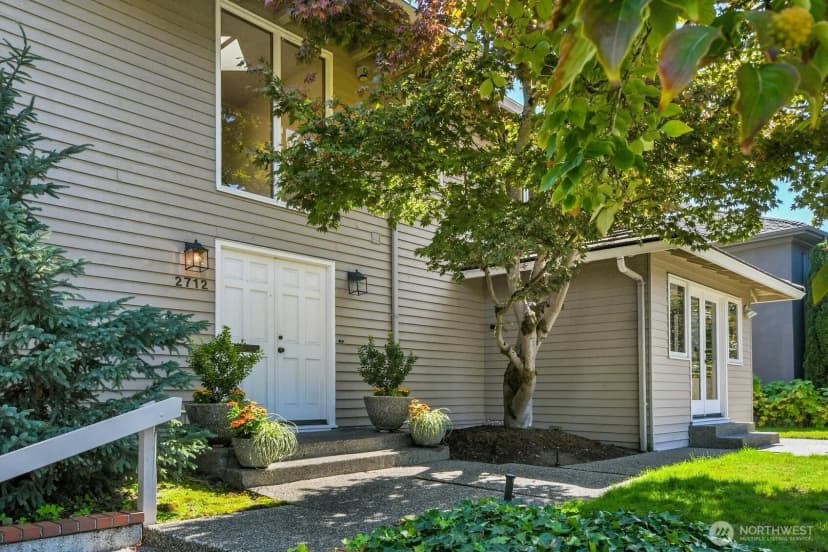 Property photo for 2712 Mount Saint Helens Place S, Seattle photo 31
