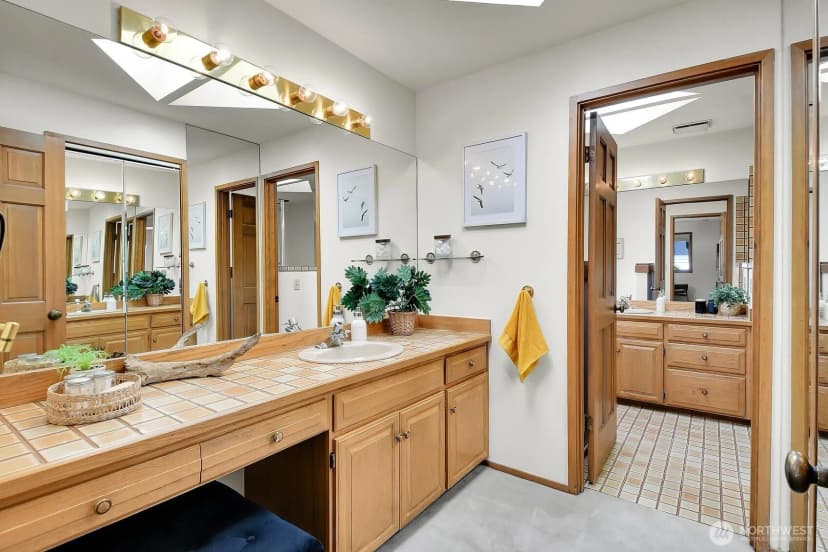 Property photo for 2712 Mount Saint Helens Place S, Seattle photo 22