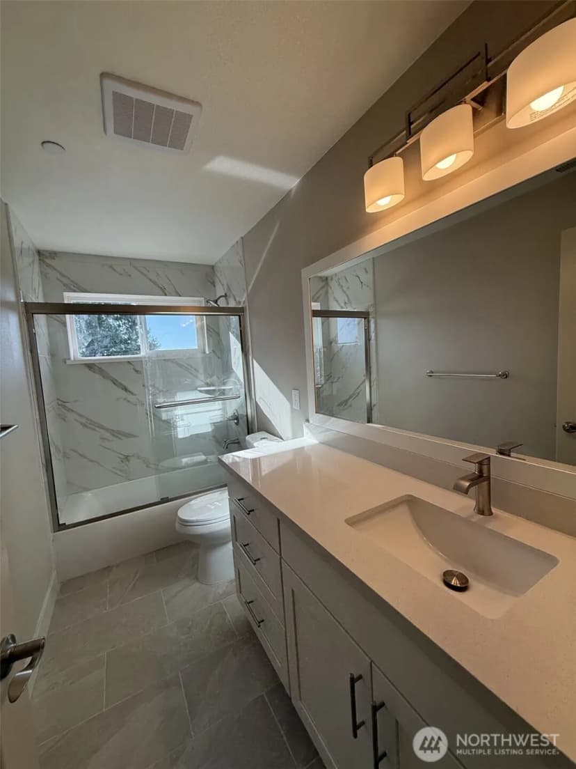 Property photo for 10819 Se 236th Street, Kent photo 6