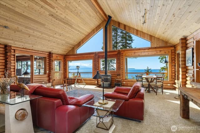 Property photo for 1660 Seacrest Lane, Coupeville photo 4