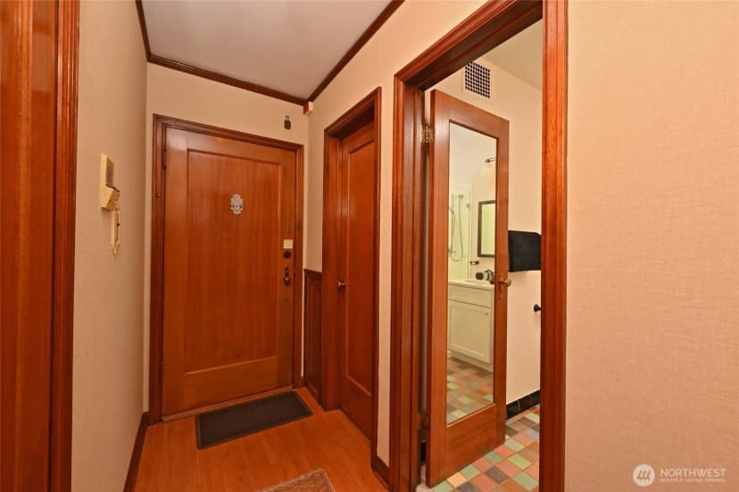 Property photo for 400 Boylston Avenue E #410, Seattle photo 11