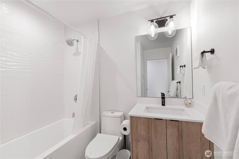 Property photo for 3307 Wetmore Avenue S #b, Seattle photo 9