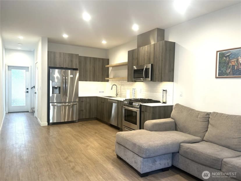 Property photo for 3307 Wetmore Avenue S #b, Seattle photo 6