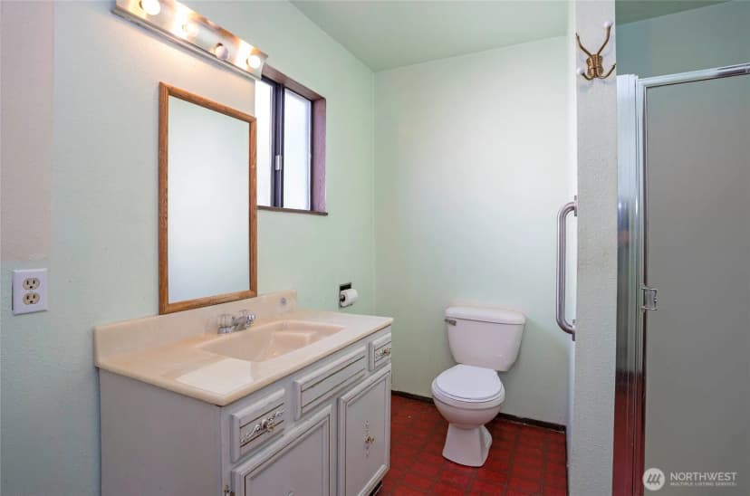 Property photo for 2513 Cedar Street, Everett photo 18