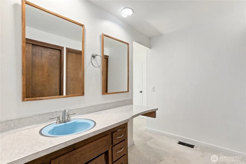 Property photo for 2455 Lenore Drive, Tacoma photo 19