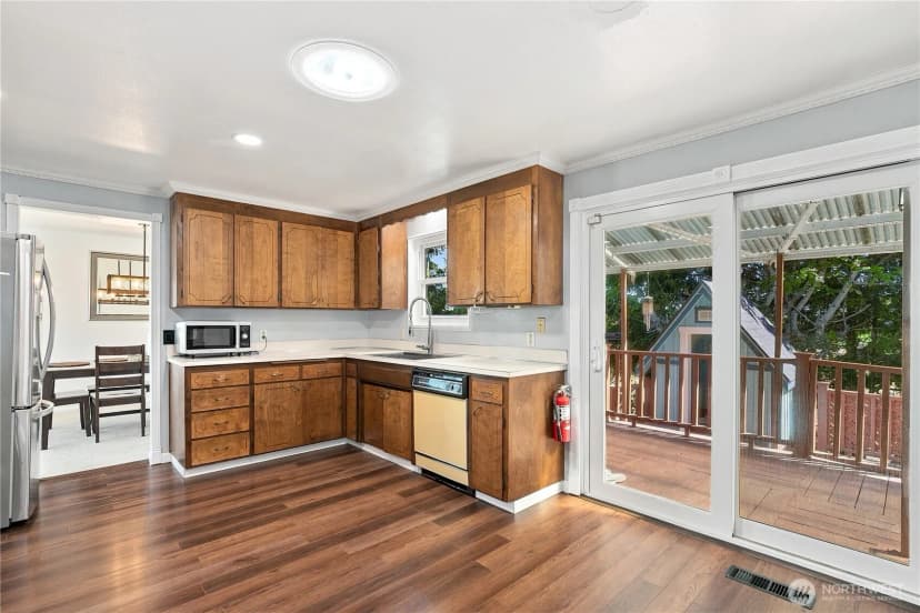 Property photo for 2455 Lenore Drive, Tacoma photo 13