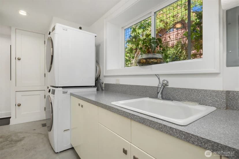 Property photo for 1760 26th Avenue E, Seattle photo 36