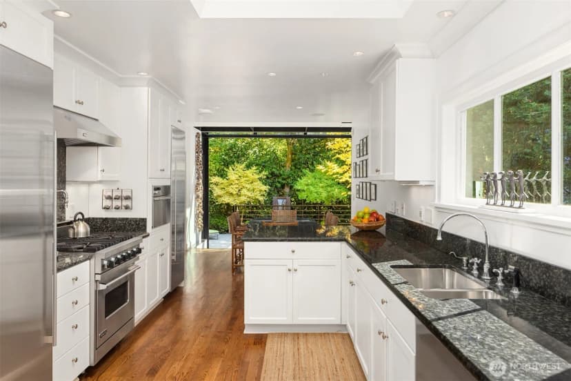Property photo for 1760 26th Avenue E, Seattle photo 10