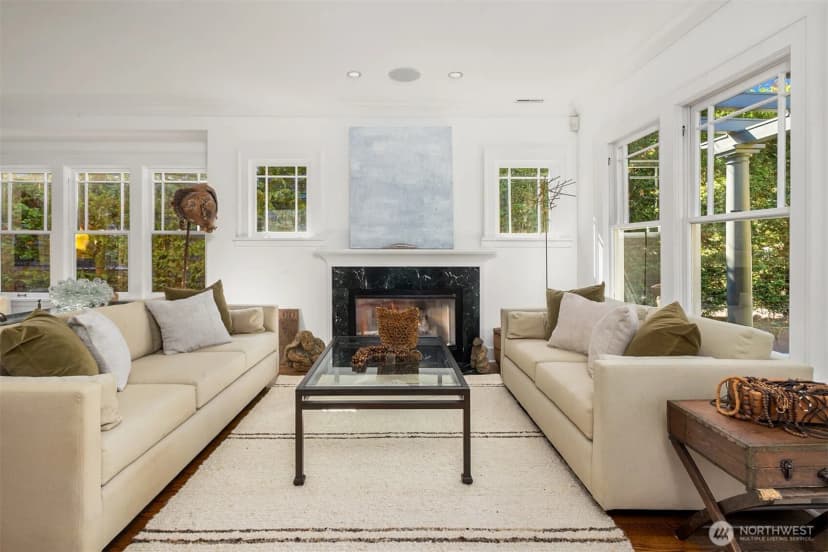 Property photo for 1760 26th Avenue E, Seattle photo 4