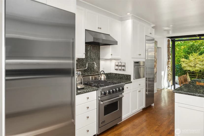 Property photo for 1760 26th Avenue E, Seattle photo 9