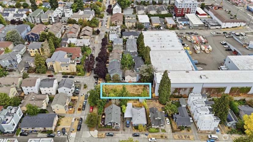 Property photo for 9309 Aurora Avenue N, Seattle photo 6